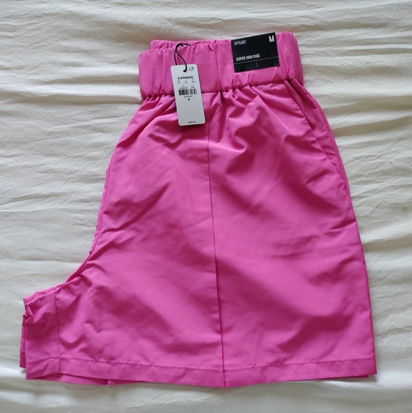 Express super high waisted pleated shorts - Picture 9 of 9